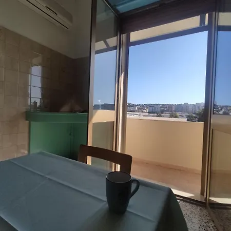 Cerulean Harbour House - Wifi, Ac, 5 Minutes From The Beach, Parking, Terrace, Air Conditioning
